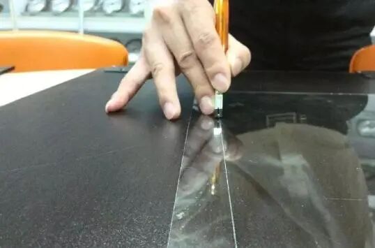 玻璃刀為什么可以割玻璃？